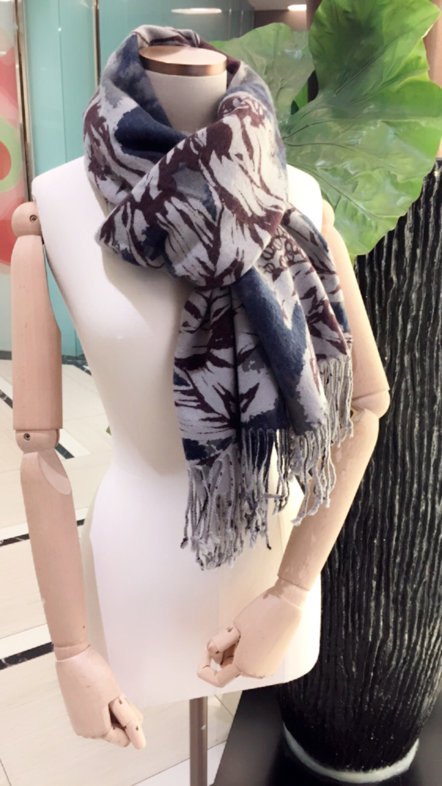 Rooney Quartz Shawl muffler SA3UHZ904