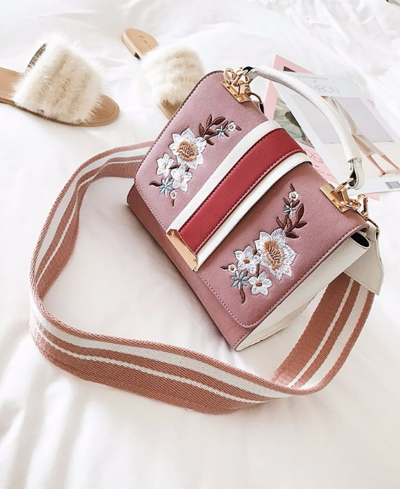 <b><p>Flower Embroided Square Css Back Women Mini</p></b><b><p>花の刺繍スクエアクロスバック女性ミニ​​バック女性20代カジュアルバッグケジュ 여성크로스백</p></b><br /><br /><p align='center'>