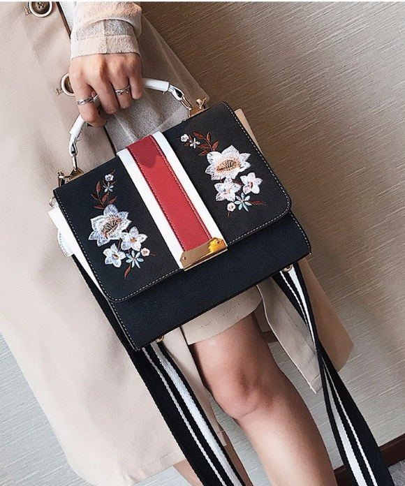 <b><p>Flower Embroided Square Css Back Women Mini</p></b><b><p>花の刺繍スクエアクロスバック女性ミニ​​バック女性20代カジュアルバッグケジュ 여성크로스백</p></b><br /><br /><p align='center'>