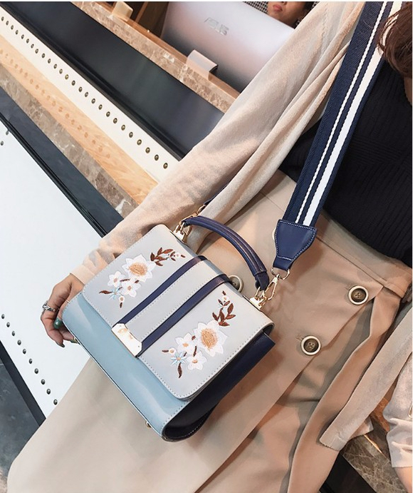 <b><p>Flower Embroided Square Css Back Women Mini</p></b><b><p>花の刺繍スクエアクロスバック女性ミニ​​バック女性20代カジュアルバッグケジュ 여성크로스백</p></b><br /><br /><p align='center'>