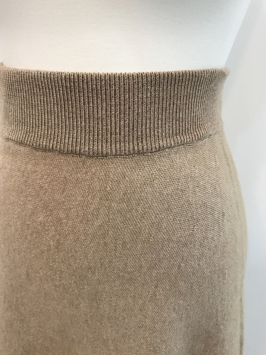 Bella bending knit long skirt A line winter natura