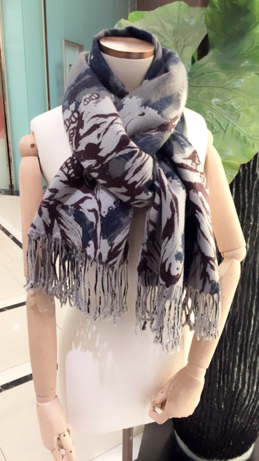 Rooney Quartz Shawl muffler SA3UHZ904