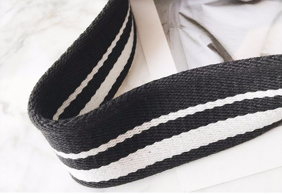 <b><p>Flower Embroided Square Css Back Women Mini</p></b><b><p>花の刺繍スクエアクロスバック女性ミニ​​バック女性20代カジュアルバッグケジュ 여성크로스백</p></b><br /><br /><p align='center'>