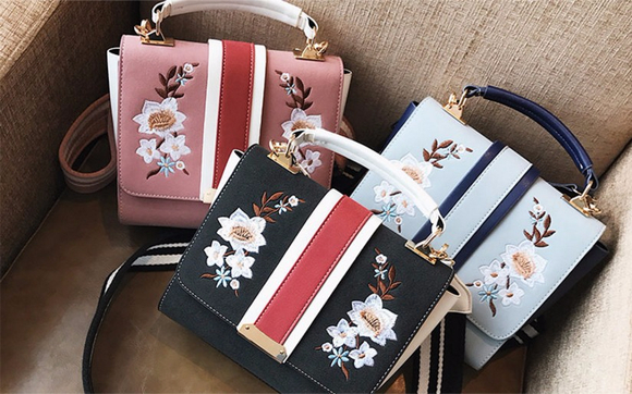 <b><p>Flower Embroided Square Css Back Women Mini</p></b><b><p>花の刺繍スクエアクロスバック女性ミニ​​バック女性20代カジュアルバッグケジュ 여성크로스백</p></b><br /><br /><p align='center'>