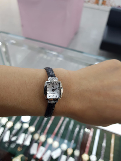 <b><p>Rose Mont ANTIQUE TOUCH ROSE RIES RS 16-03BK</p></b><b><p>ローズモン アンティーク タッチ RIES RS 16-03BK 腕時計 様々なコーディネートルック</p></b><br /><br /><p align='center'>