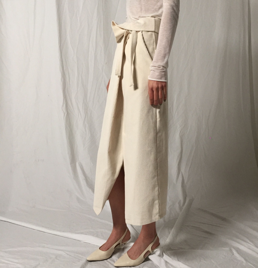 Kanne Unique strap Golden slit Long skirt Normal m