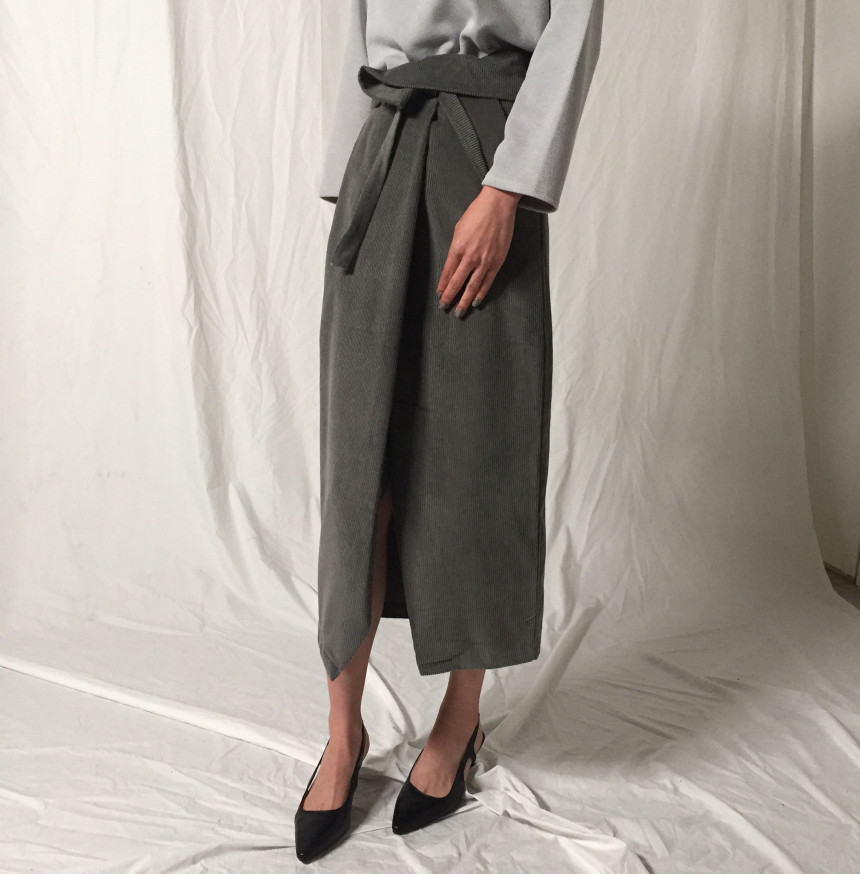 Kanne Unique strap Golden slit Long skirt Normal m