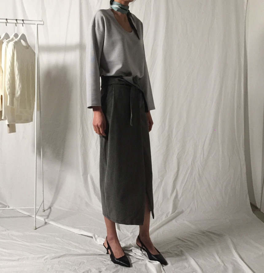 Kanne Unique strap Golden slit Long skirt Normal m