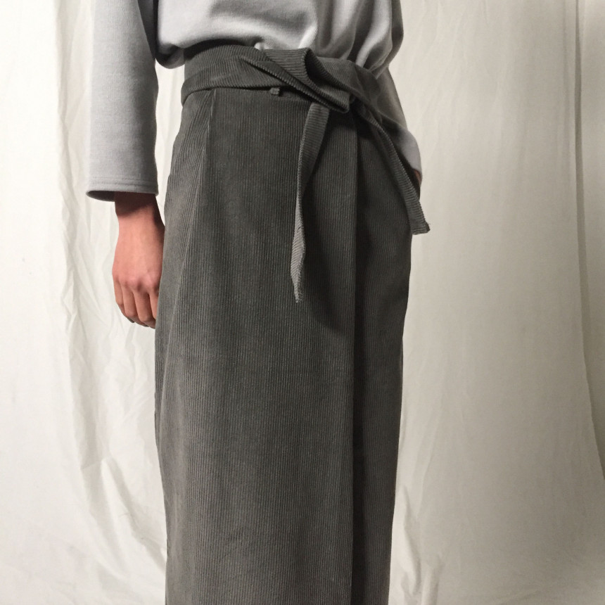 Kanne Unique strap Golden slit Long skirt Normal m