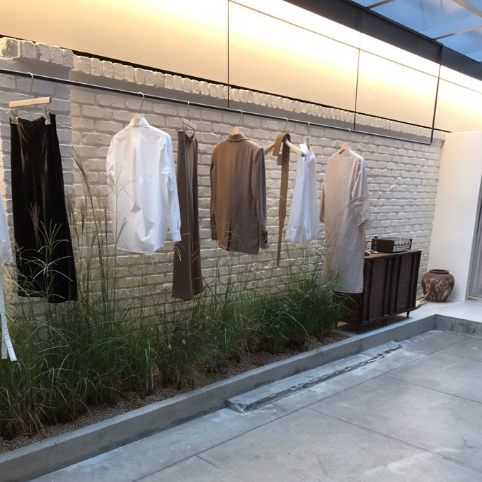 Kanne Unique strap Golden slit Long skirt Normal m