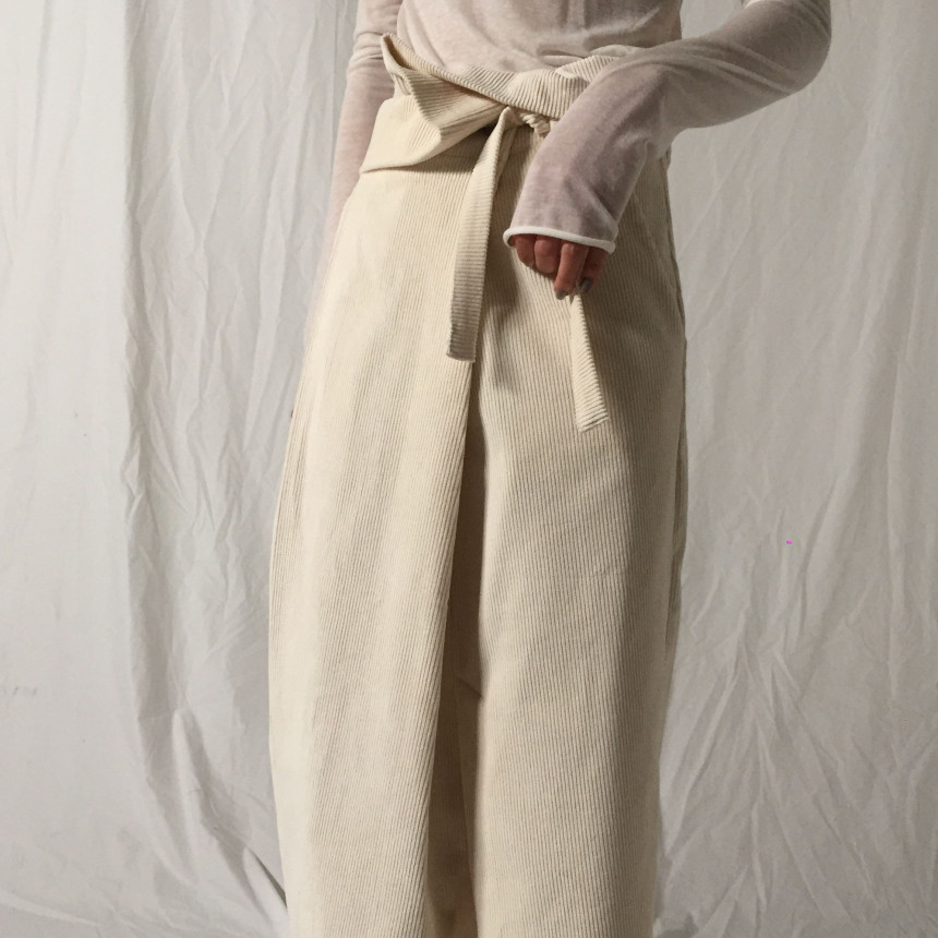 Kanne Unique strap Golden slit Long skirt Normal m