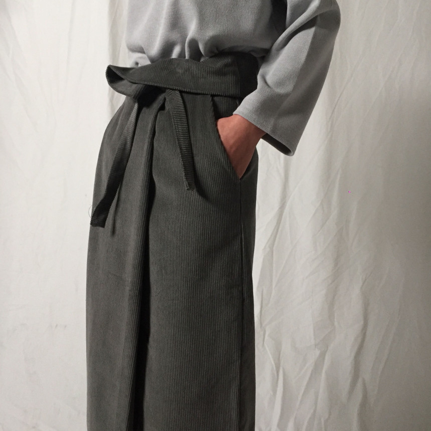 Kanne Unique strap Golden slit Long skirt Normal m