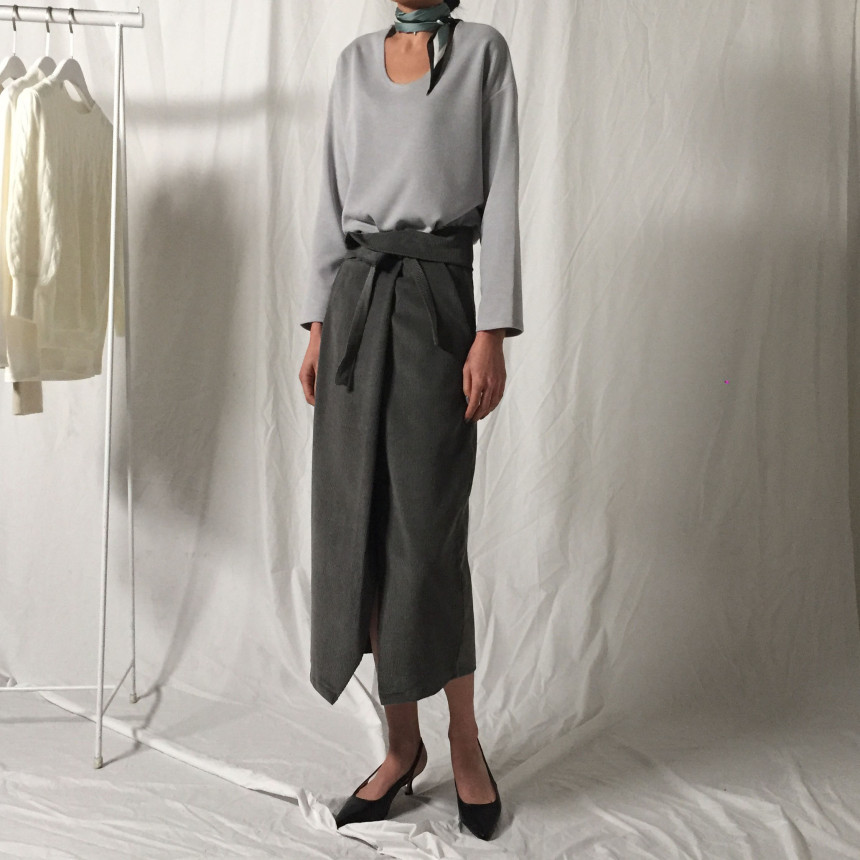 Kanne Unique strap Golden slit Long skirt Normal m