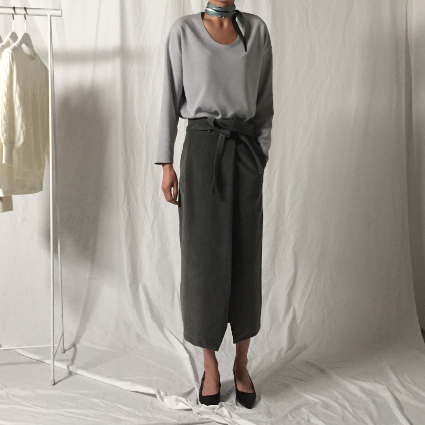 Kanne Unique strap Golden slit Long skirt Normal m