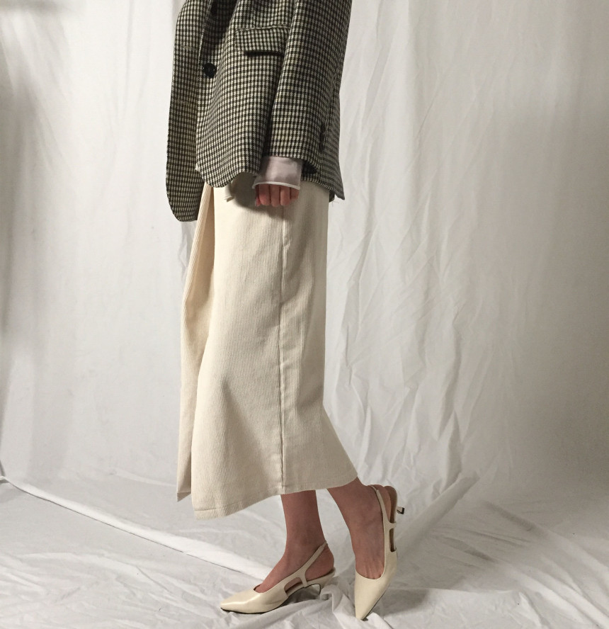 Kanne Unique strap Golden slit Long skirt Normal m