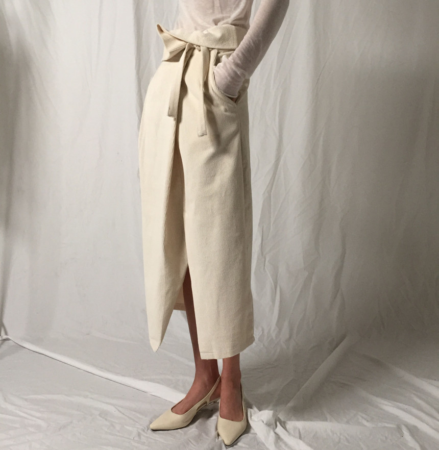 Kanne Unique strap Golden slit Long skirt Normal m