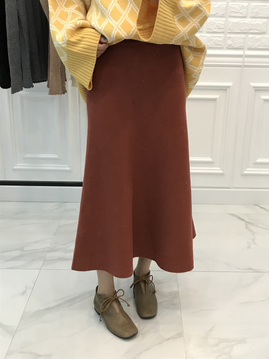 Bella bending knit long skirt A line winter natura