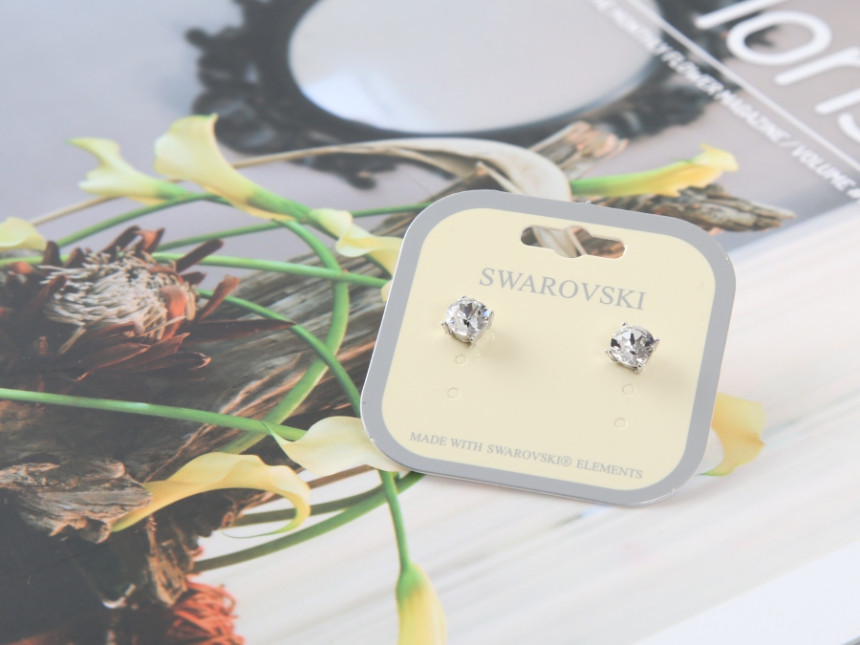 Swarovski Cubic simple earrings Daily glitter Swar