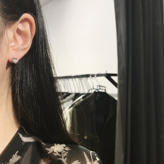 Swarovski Cubic simple earrings Daily glitter Swar