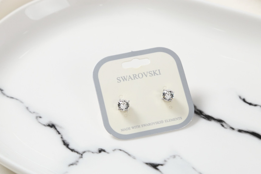 Swarovski Cubic simple earrings Daily glitter Swar