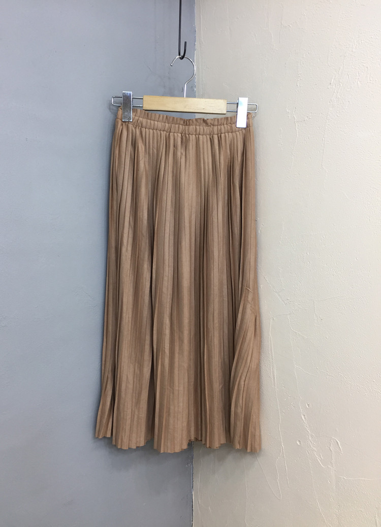 Pleated suede long skirt