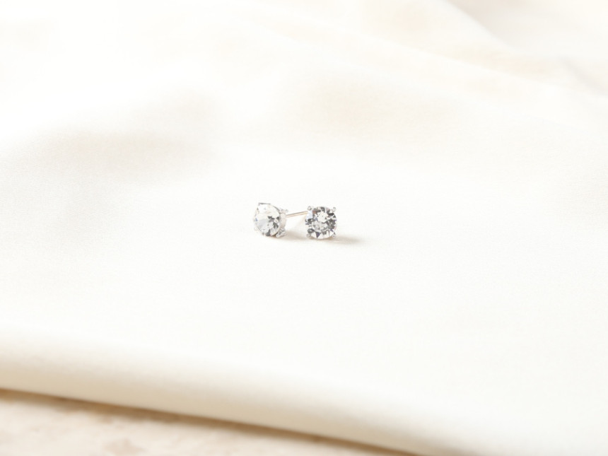 Swarovski Cubic simple earrings Daily glitter Swar