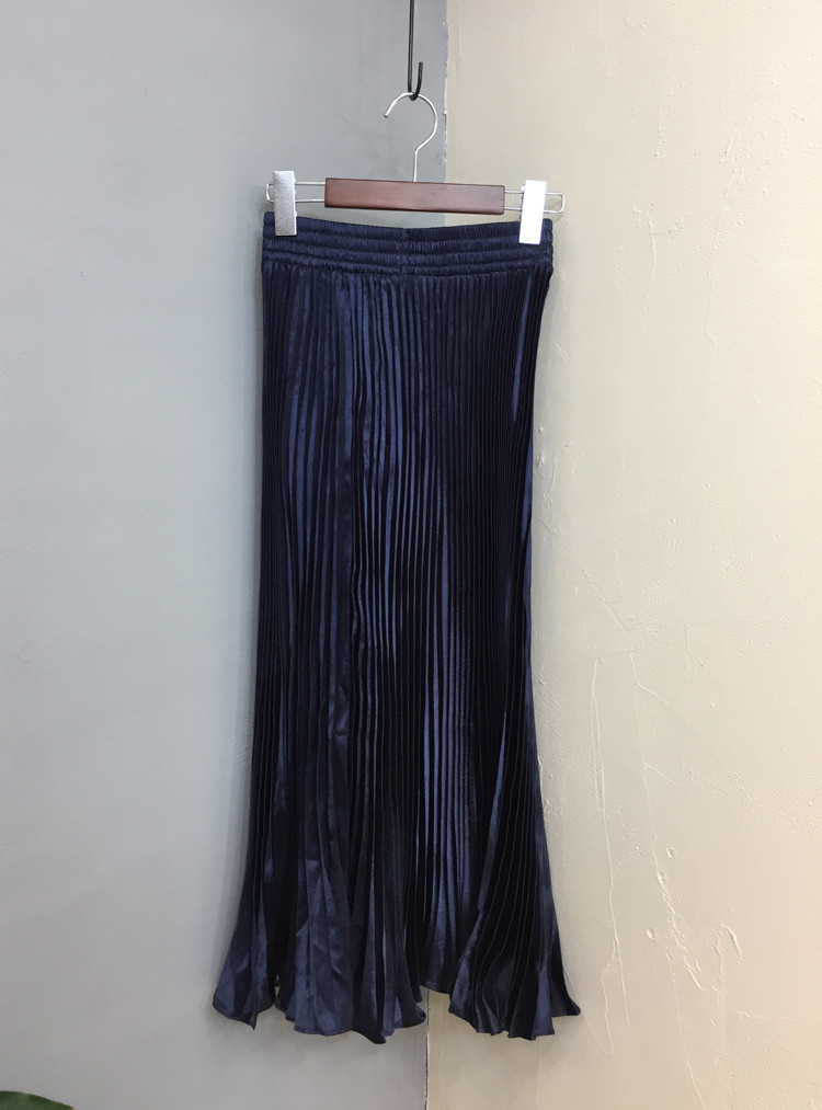 Pearl Pleated Long Skirt