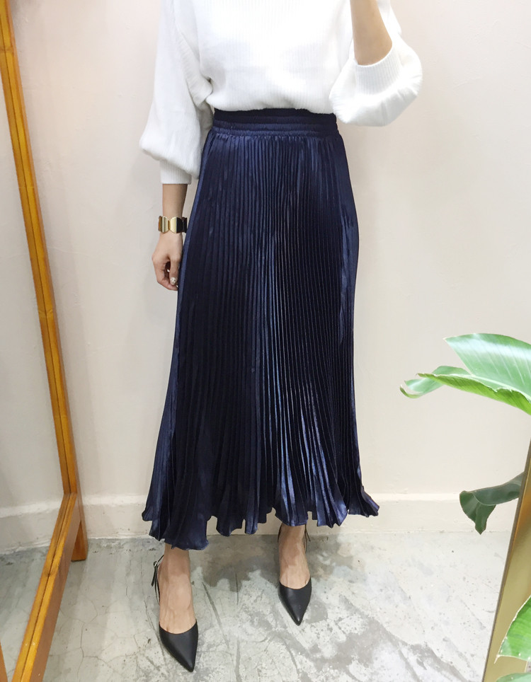Pearl Pleated Long Skirt