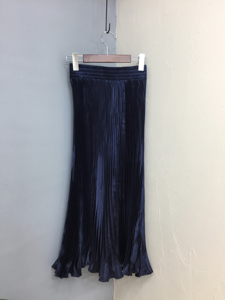 Pearl Pleated Long Skirt
