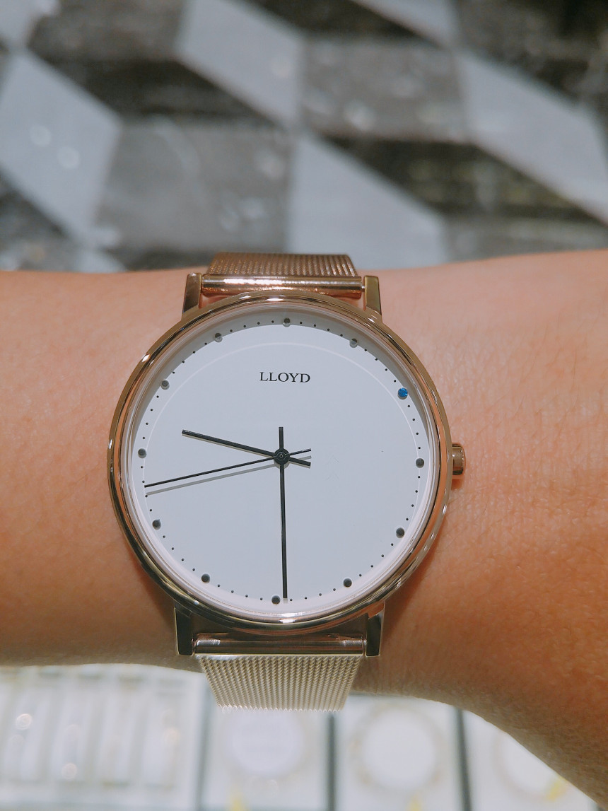 <b><p>Lloyd 2 o'cck Blue Stone Mesh couple LL1G17673</p></b><b><p>ロイド 2時の ブルーストーン メッシュ カップル 時計 LL1G17673 ゴールド</p></b><br /><br /><p align='center'>