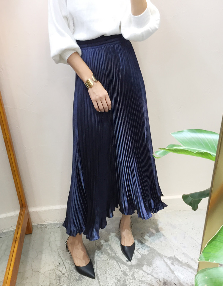 Pearl Pleated Long Skirt