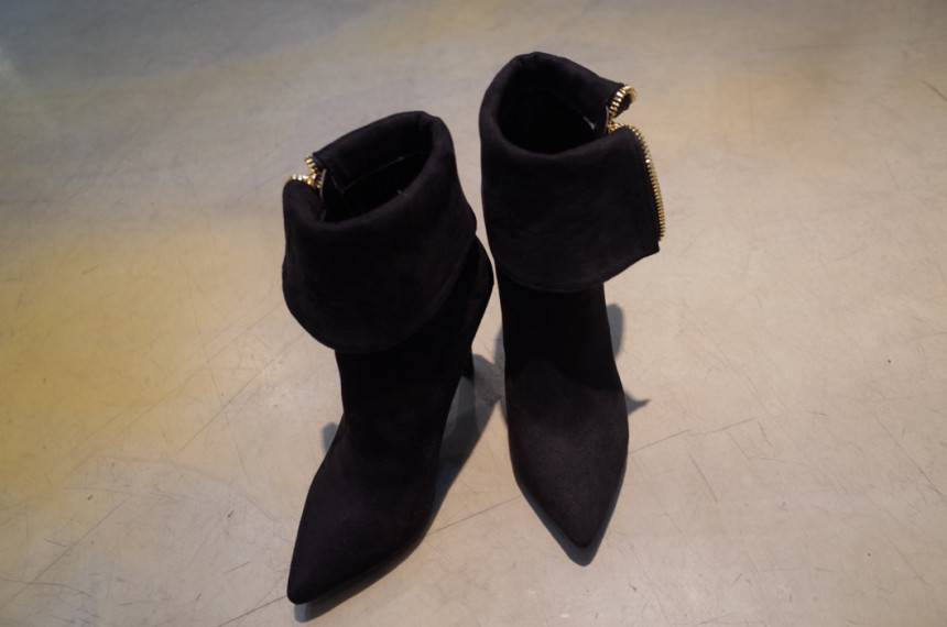 Suede Angle Boots Feminine look 30 suits for skirt
