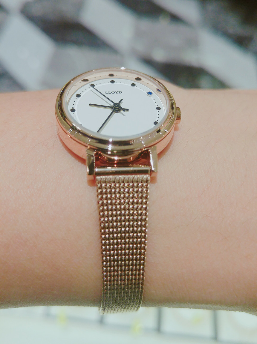 <b><p>Lloyd 2 o'cck Blue Stone Mesh couple LL1G17673</p></b><b><p>ロイド 2時の ブルーストーン メッシュ カップル 時計 LL1G17673 ゴールド</p></b><br /><br /><p align='center'>