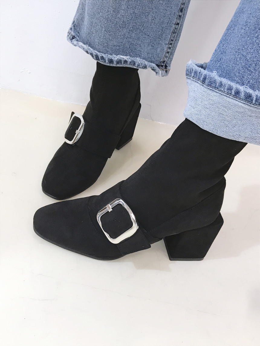 Rectangular buckle Suede Angle Available everywher