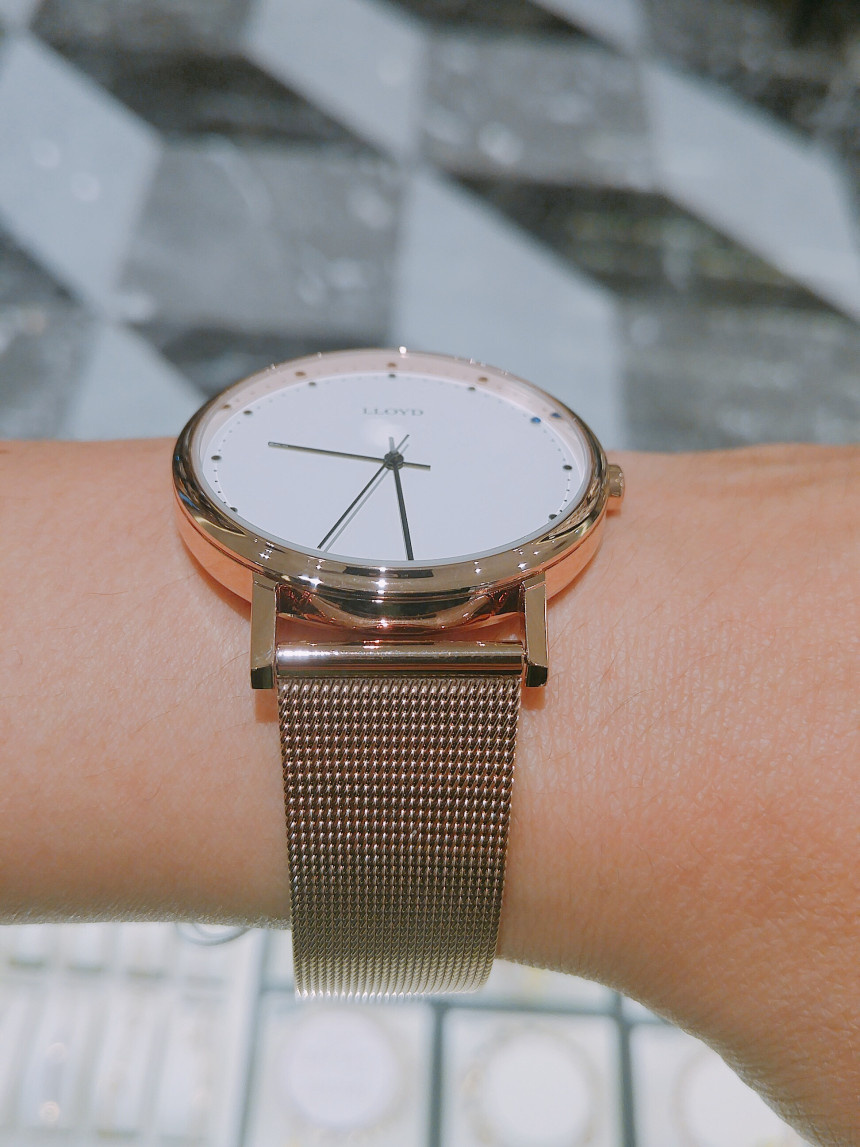 <b><p>Lloyd 2 o'cck Blue Stone Mesh couple LL1G17673</p></b><b><p>ロイド 2時の ブルーストーン メッシュ カップル 時計 LL1G17673 ゴールド</p></b><br /><br /><p align='center'>