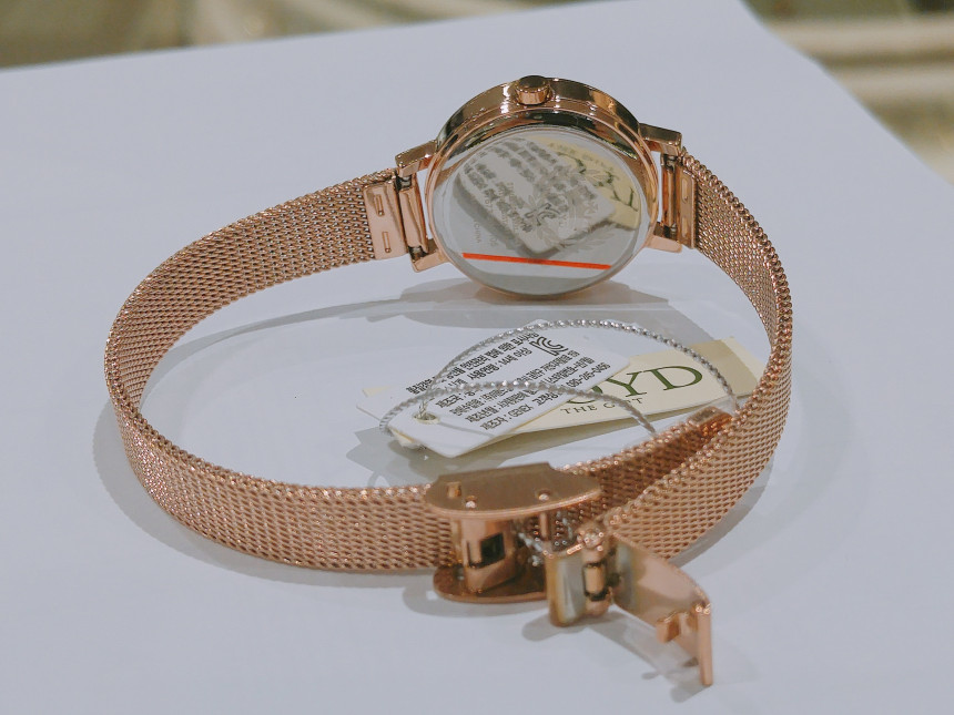 <b><p>Lloyd 2 o'cck Blue Stone Mesh couple LL1G17673</p></b><b><p>ロイド 2時の ブルーストーン メッシュ カップル 時計 LL1G17673 ゴールド</p></b><br /><br /><p align='center'>