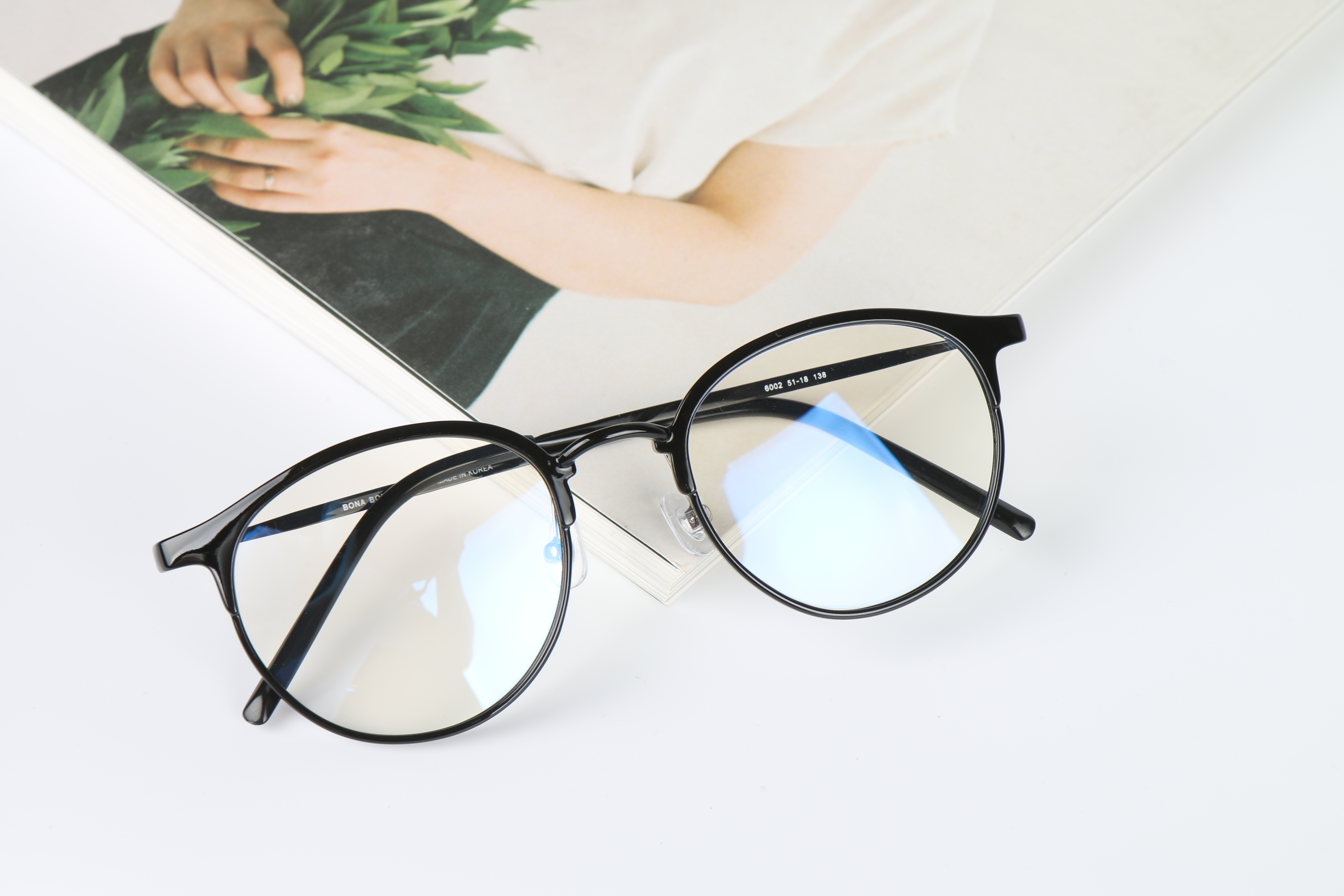 <b><p>light Korean Wom Donggul Hn glasses Round</p></b><b><p>軽い 韓国語 男 女性 ドングル 角縁 メガネ ラウンドテ 小さな ファッション</p></b><br /><br /><p align='center'>