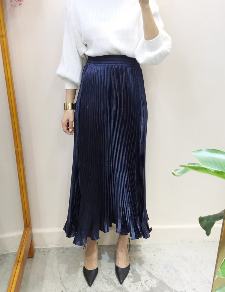 Pearl Pleated Long Skirt