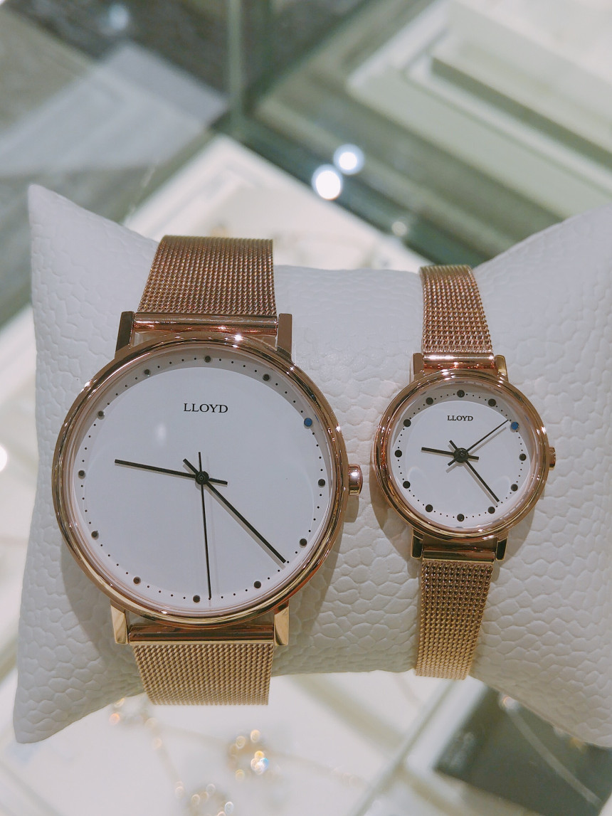 <b><p>Lloyd 2 o'cck Blue Stone Mesh couple LL1G17673</p></b><b><p>ロイド 2時の ブルーストーン メッシュ カップル 時計 LL1G17673 ゴールド</p></b><br /><br /><p align='center'>