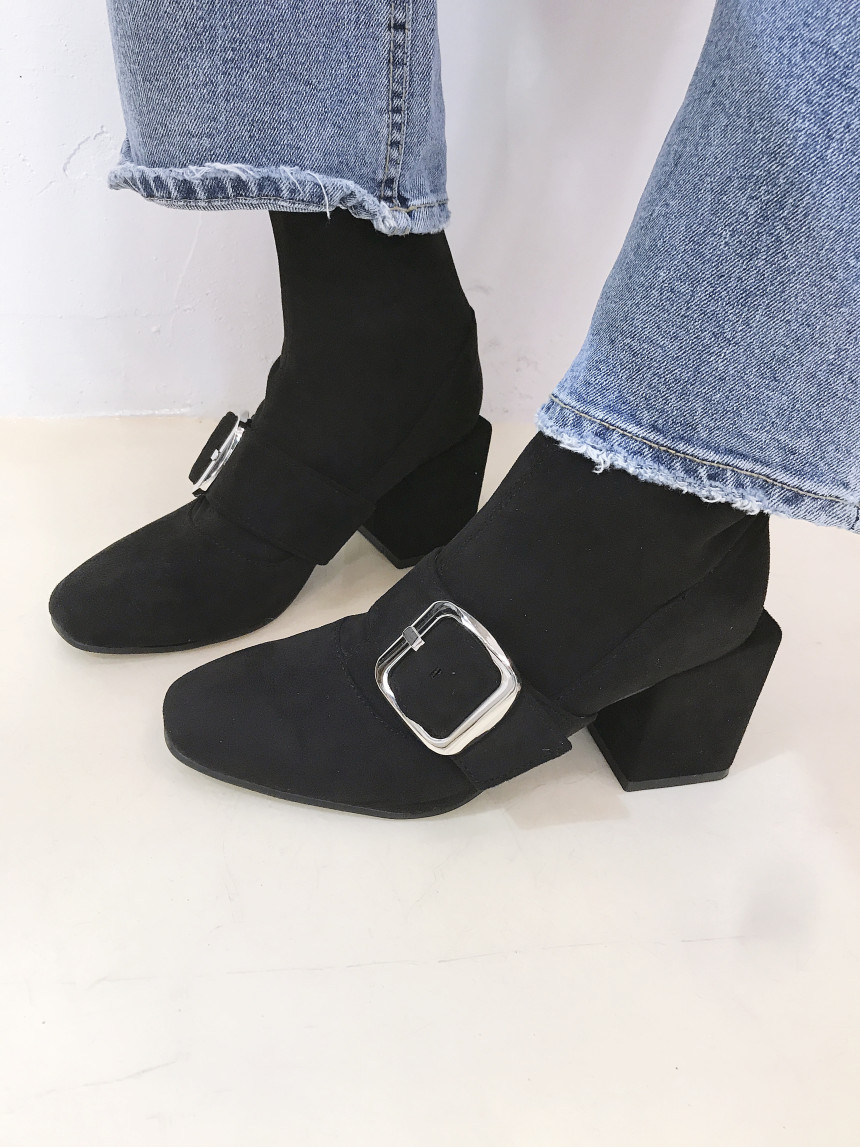 Rectangular buckle Suede Angle Available everywher