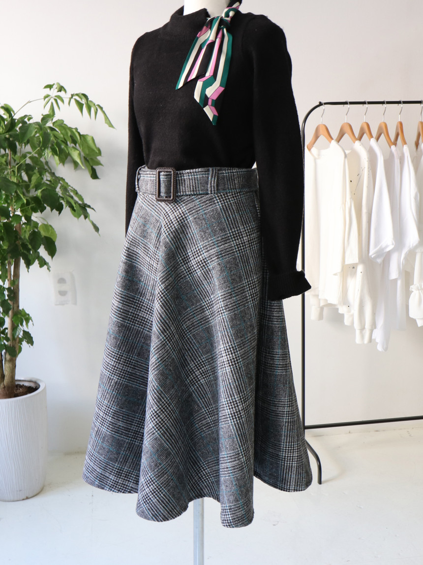 Flair check skirt long skirt