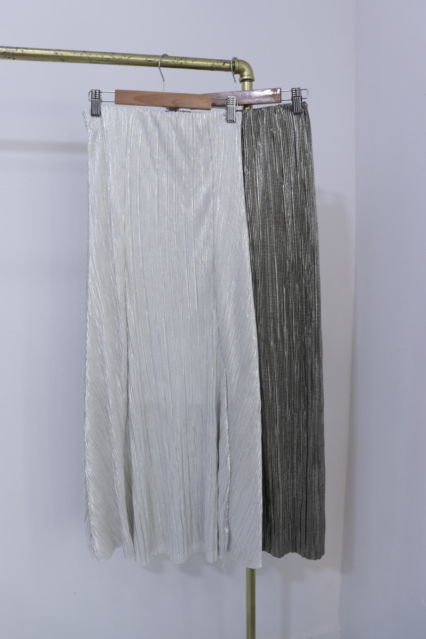 Gold Pleated Skirt 2col Natural sense of color wit