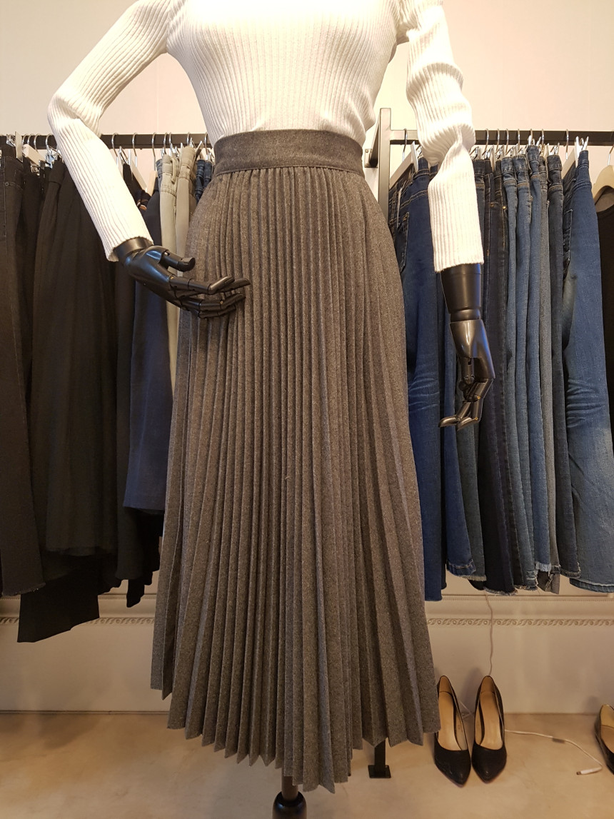 Wool material wrinkled long skirt Twenties Woman U