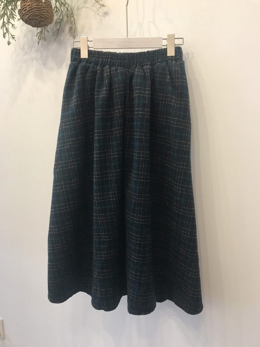 Casual 30-year-old woman clean and elegant woolly 