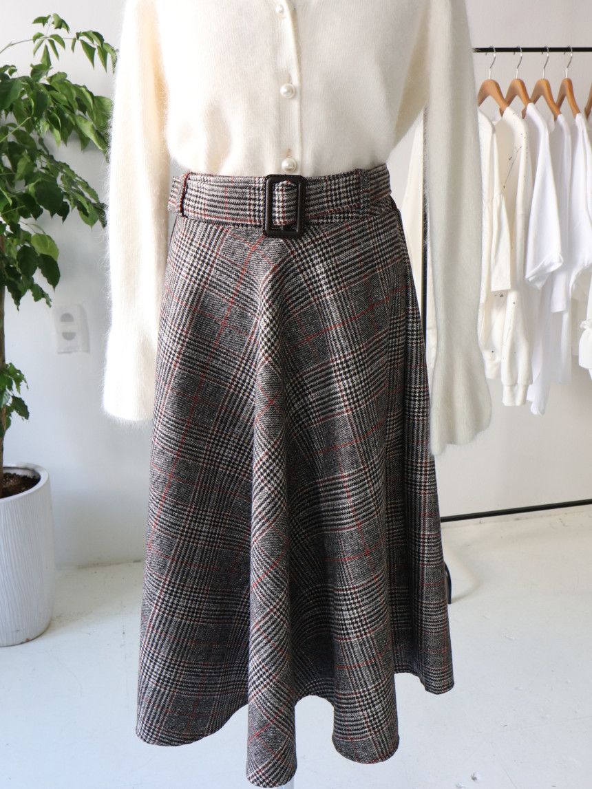 Flair check skirt long skirt