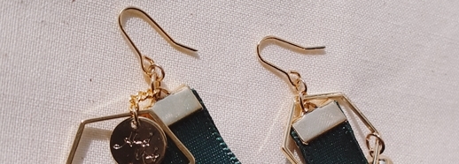 Dyna Light Pearl Square Earrings Earrings Luxuriou