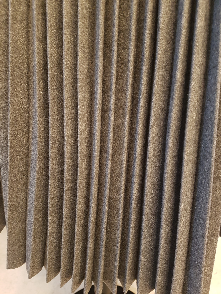 Wool material wrinkled long skirt Twenties Woman U