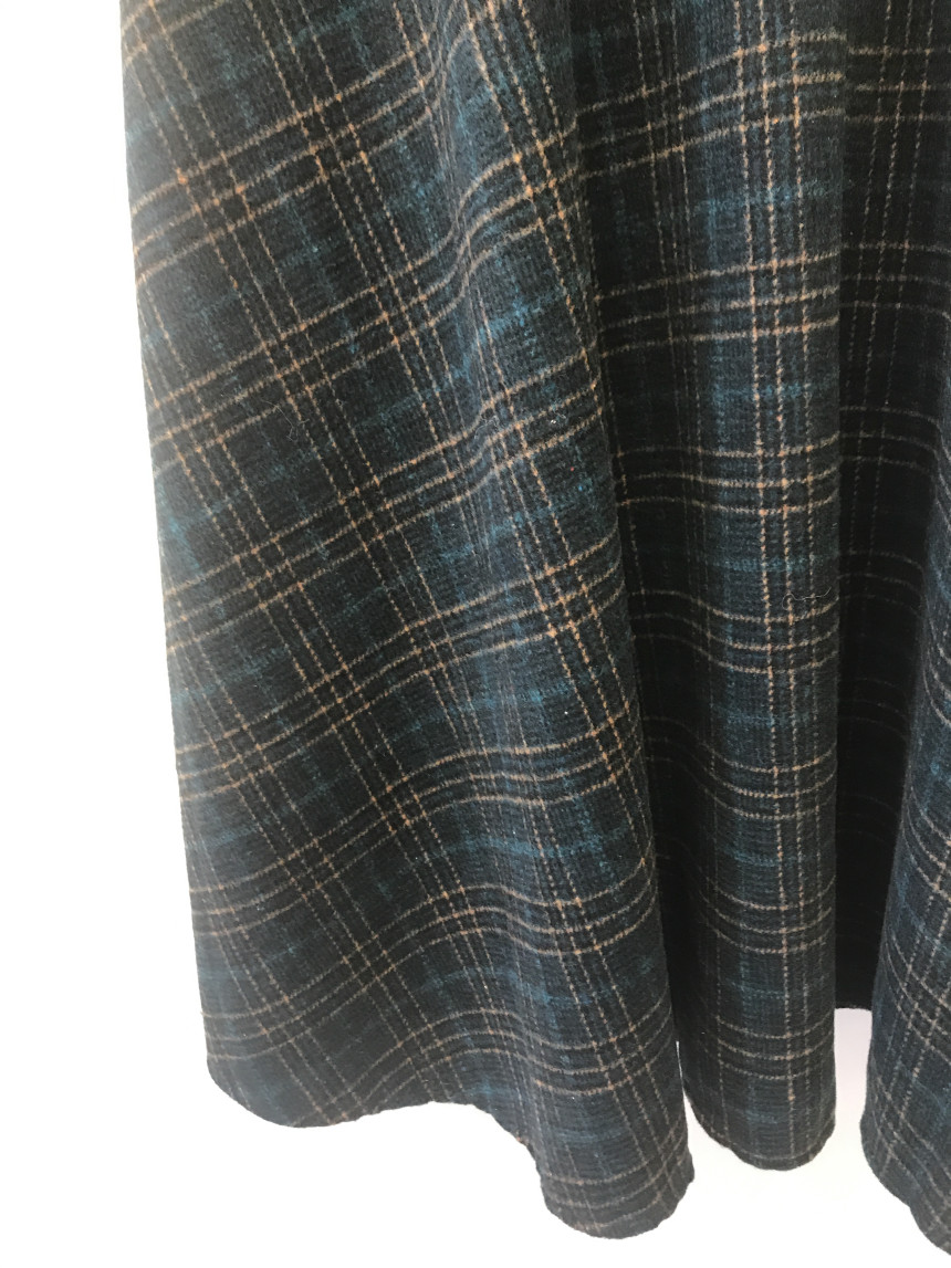 Casual 30-year-old woman clean and elegant woolly 