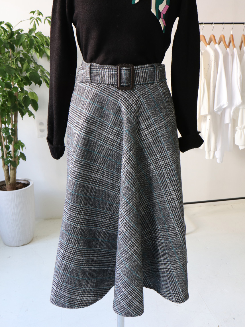 Flair check skirt long skirt