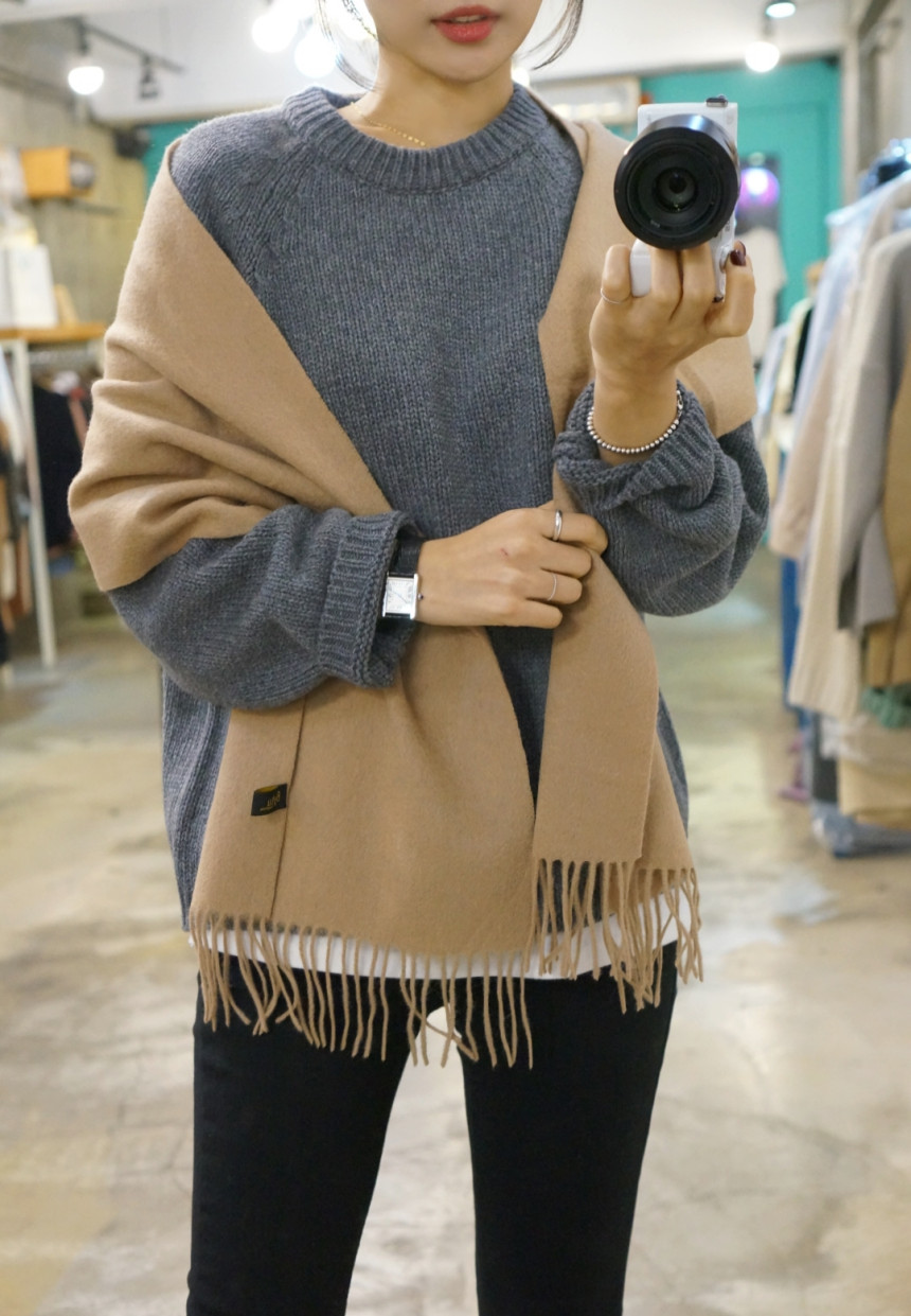 Plain wool muffler Trend styling Neat modern sensi
